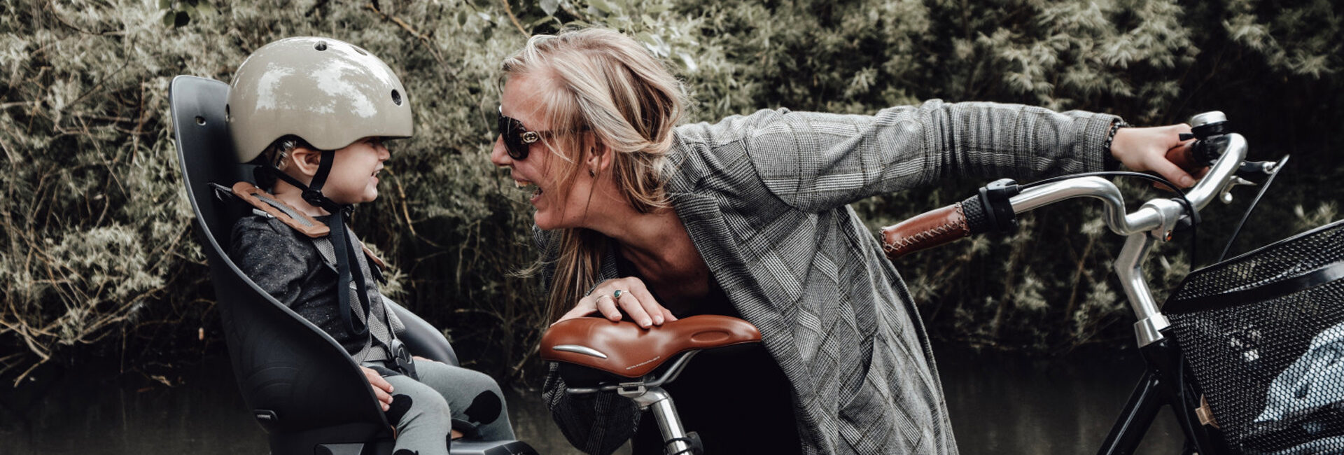 Fahrradhelme mit Beleuchtung Verkäufe -HelmPro Verkaufs-Shop banner436